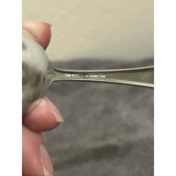 Oneida Tudor Plate Silverware Spoon Vintage - Picture 6 of 8
